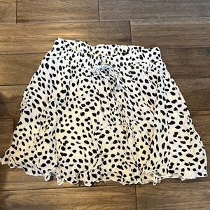 Black spotted flowy vacation skirt